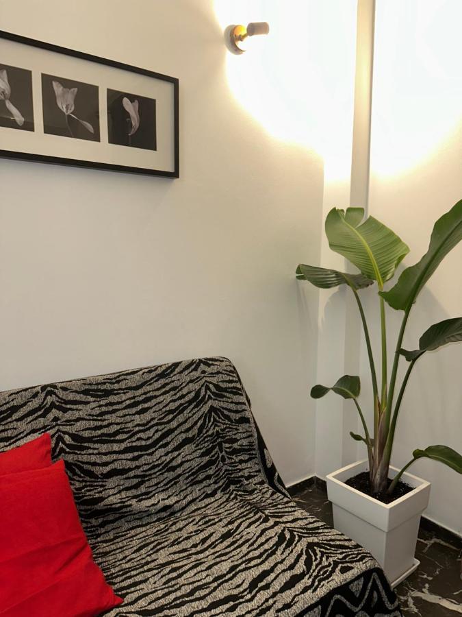 Modern & Minimal Athens Apartment Екстер'єр фото