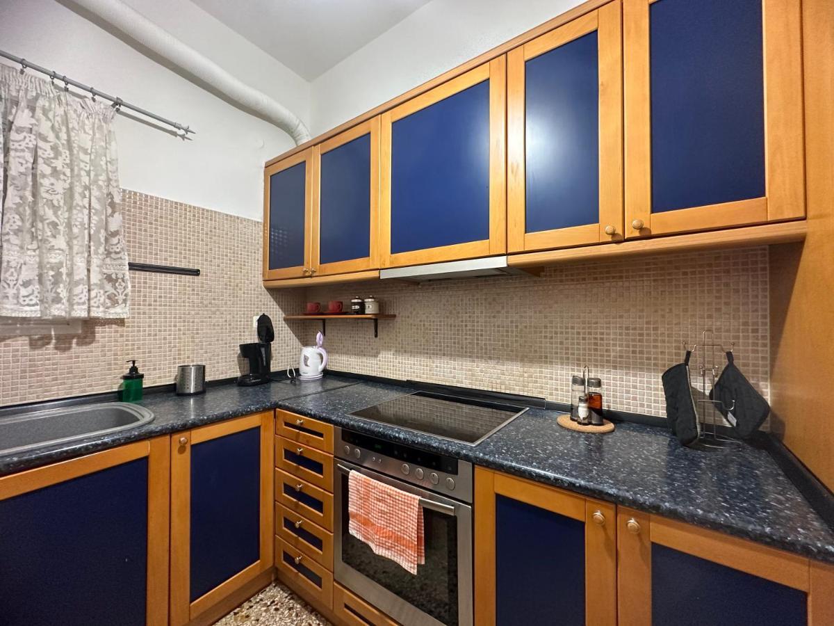 Modern & Minimal Athens Apartment Екстер'єр фото